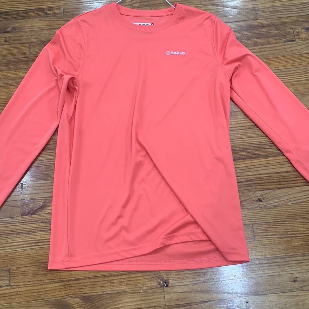 Brand new never worn Magellan long sleeve shirt